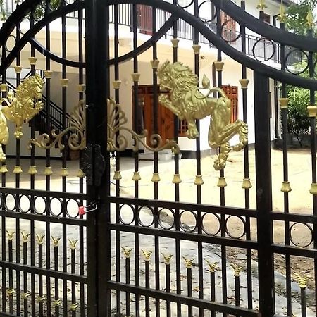 Naren Guest House Kallady Exterior photo